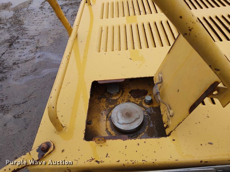image for item EE5247 1988 Caterpillar 215 C excavator