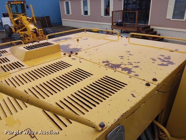 image for item EE5247 1988 Caterpillar 215 C excavator