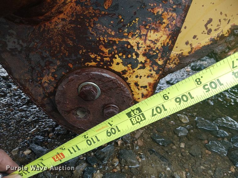 image for item EE5247 1988 Caterpillar 215 C excavator