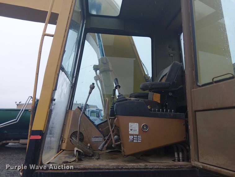 image for item EE5247 1988 Caterpillar 215 C excavator