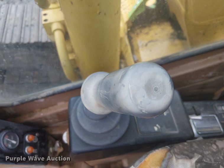 image for item EE5247 1988 Caterpillar 215 C excavator