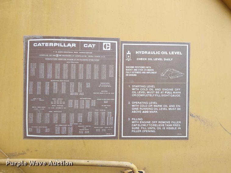 image for item EE5247 1988 Caterpillar 215 C excavator