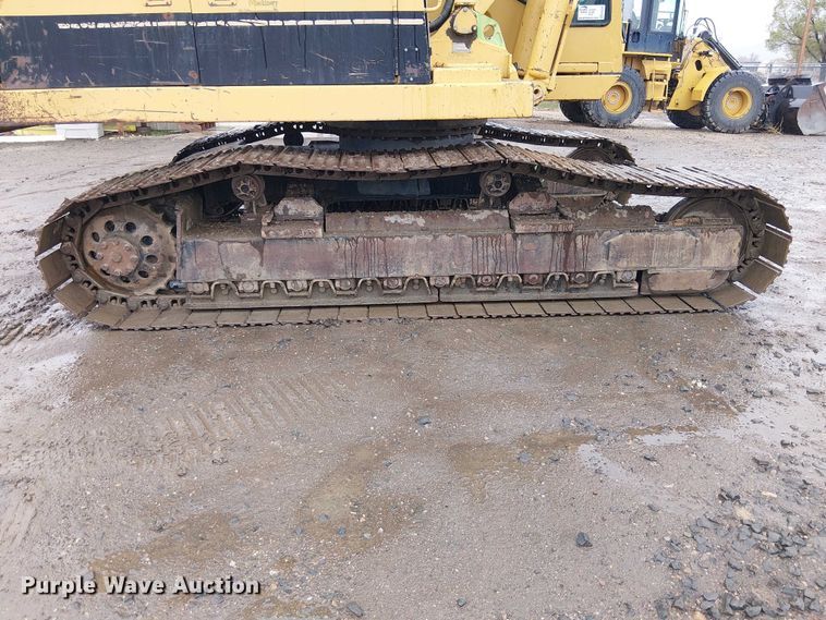 image for item EE5247 1988 Caterpillar 215 C excavator