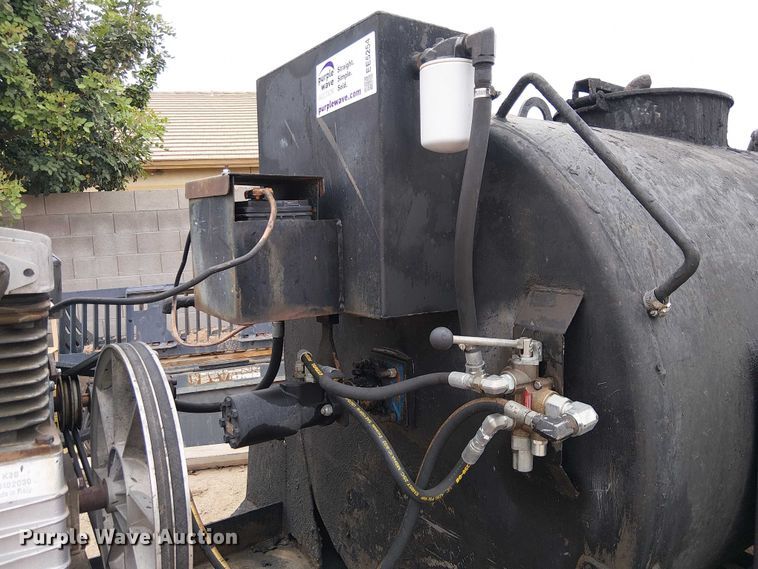 image for item EE5254 Seal coat machine