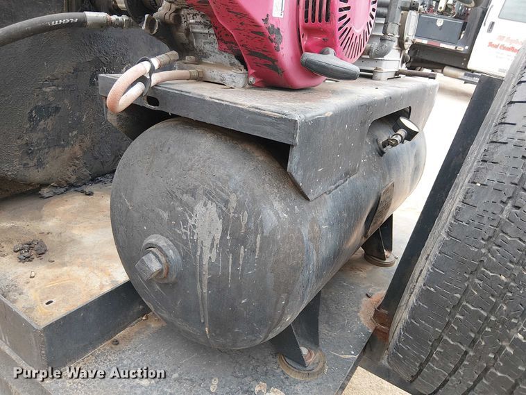 image for item EE5254 Seal coat machine