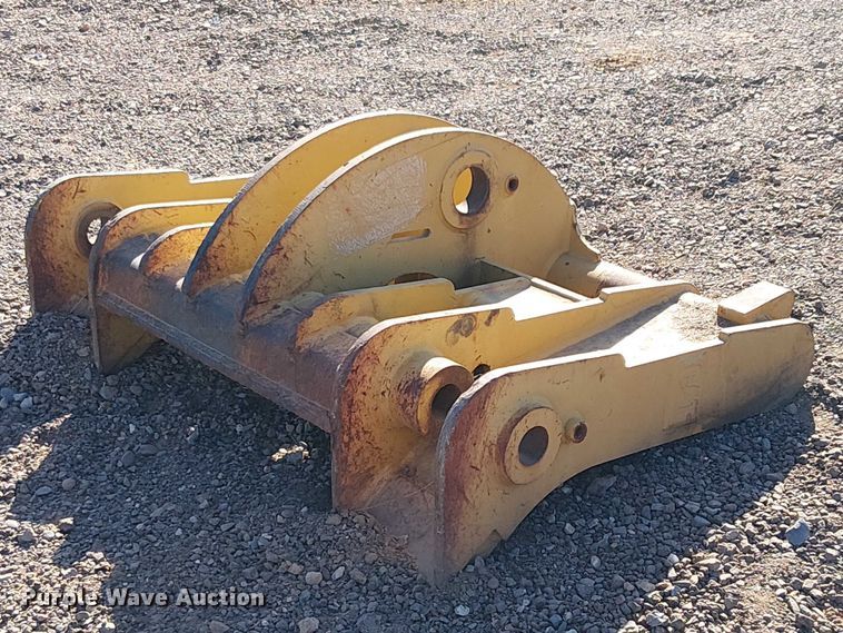 image for item EE5258 Caterpillar 966 wheel loader quick coupler