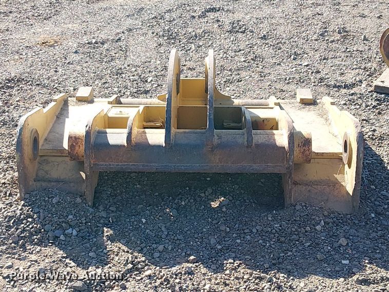 image for item EE5258 Caterpillar 966 wheel loader quick coupler