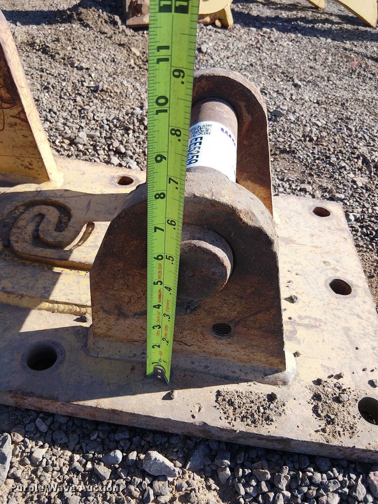 image for item EE5259 John Deere 710-G backhoe quick attach