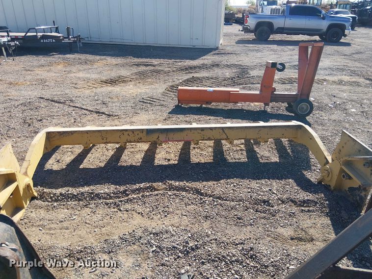 image for item EE5261 Root rake