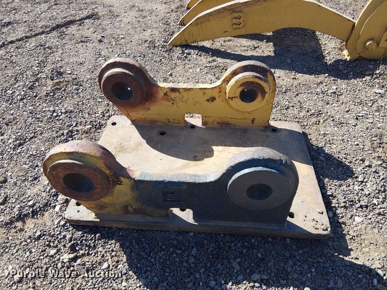 image for item EE5262 330 excavator quick attach