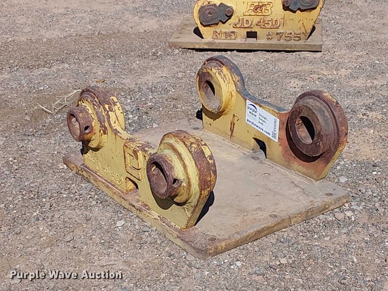 image for item EE5262 330 excavator quick attach