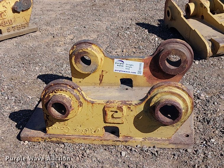 image for item EE5262 330 excavator quick attach
