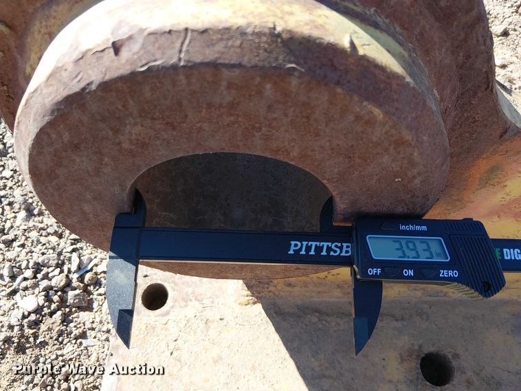 image for item EE5262 330 excavator quick attach