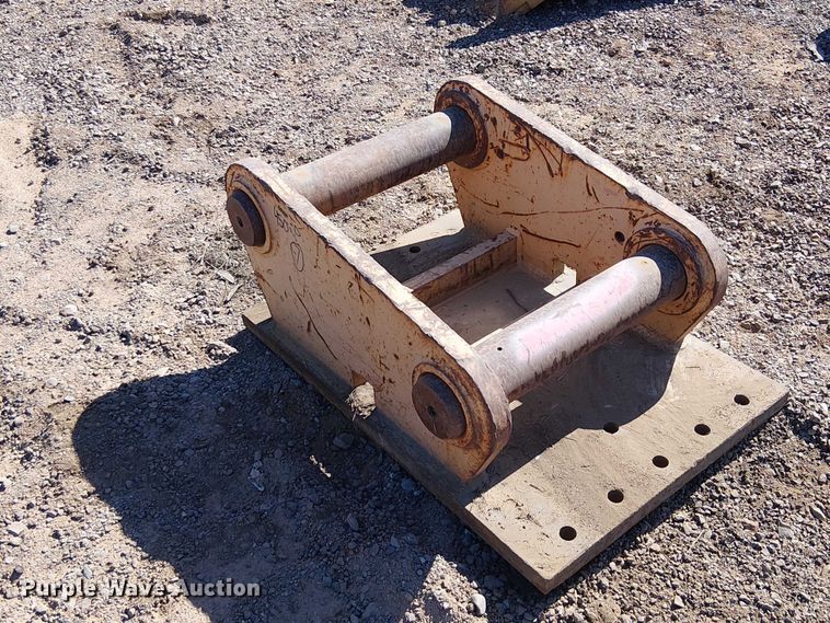 image for item EE5265 B&B JD 450 backhoe quick attach