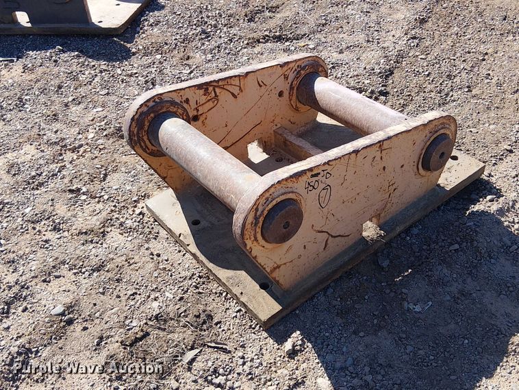 image for item EE5265 B&B JD 450 backhoe quick attach