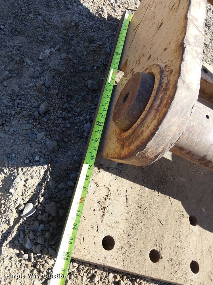 image for item EE5265 B&B JD 450 backhoe quick attach