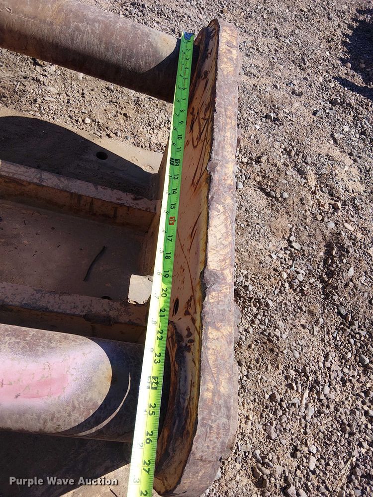 image for item EE5265 B&B JD 450 backhoe quick attach