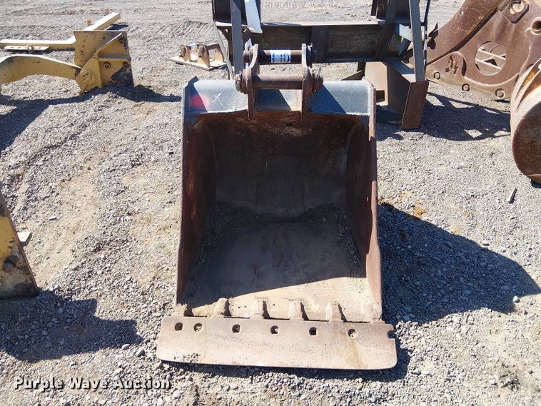 image for item EE5266 Caterpillar 450 excavator bucket