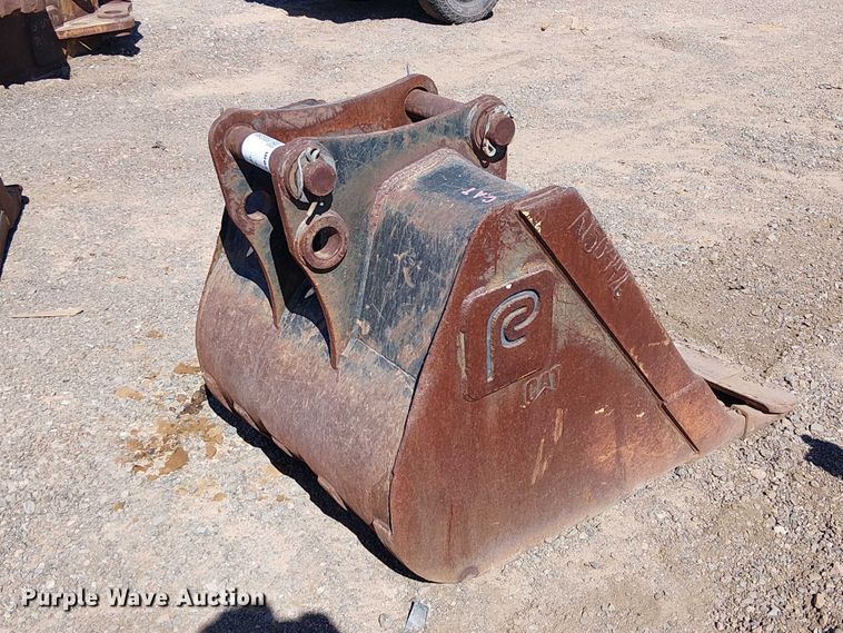 image for item EE5266 Caterpillar 450 excavator bucket