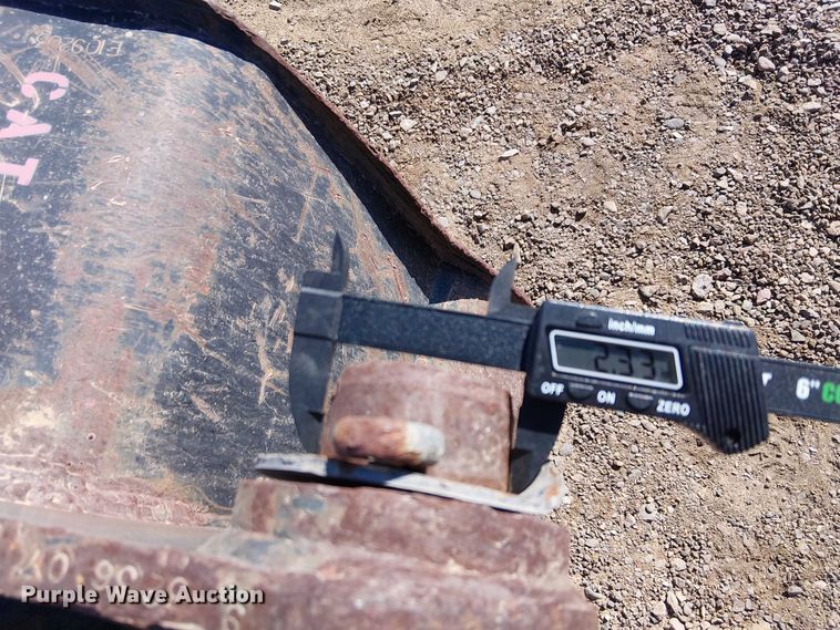 image for item EE5266 Caterpillar 450 excavator bucket