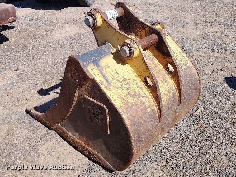 image for item EE5267 710 G excavator bucket