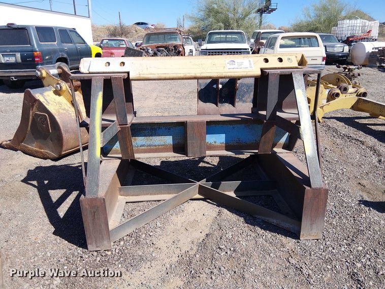 image for item EE5268 Shop Built scraper tractor cribbing