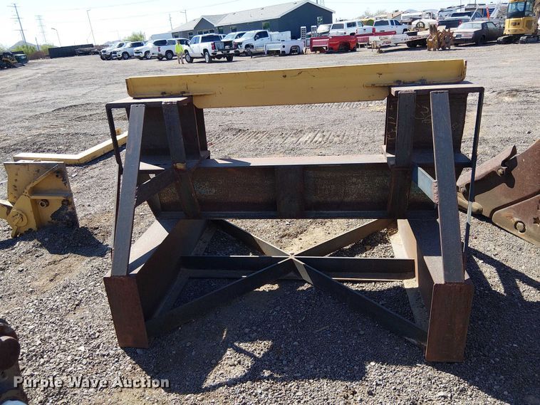 image for item EE5268 Shop Built scraper tractor cribbing