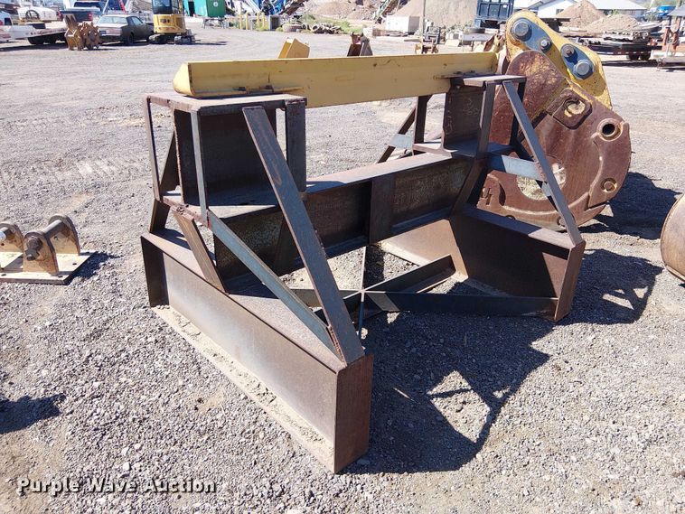 image for item EE5268 Shop Built scraper tractor cribbing