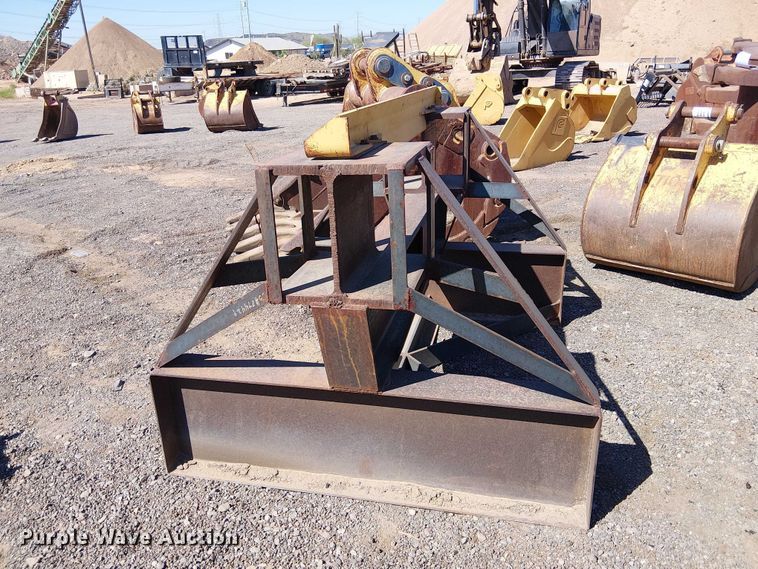 image for item EE5268 Shop Built scraper tractor cribbing