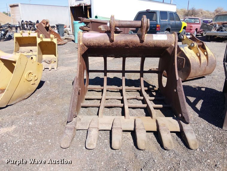 image for item EE5269 Sui Manufacturing EXC7060SKBB excavator rock bucket