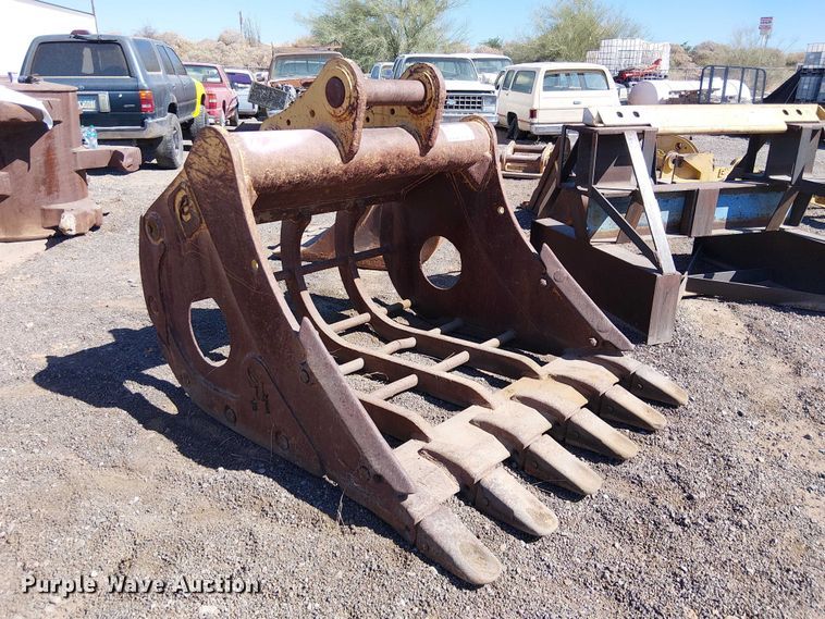 image for item EE5269 Sui Manufacturing EXC7060SKBB excavator rock bucket