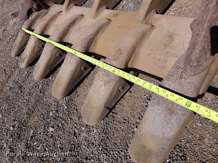 image for item EE5269 Sui Manufacturing EXC7060SKBB excavator rock bucket