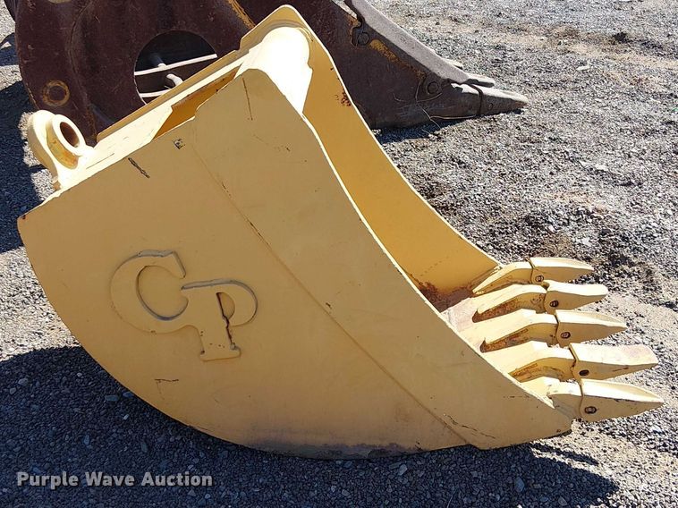image for item EE5270 C&P 710 backhoe bucket