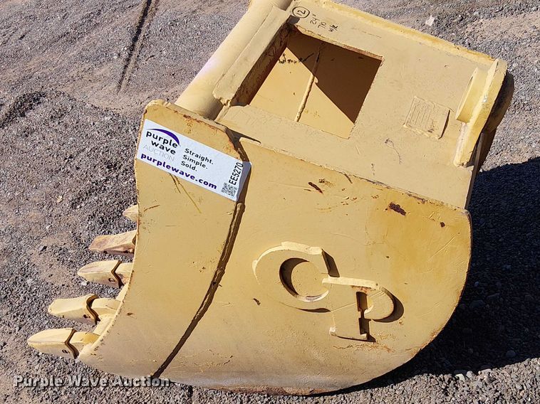 image for item EE5270 C&P 710 backhoe bucket