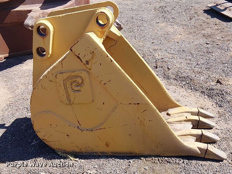 image for item EE5271 Hensle JD2-24AZ-710C backhoe bucket