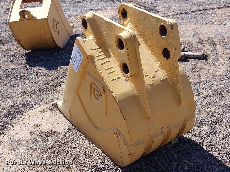 image for item EE5271 Hensle JD2-24AZ-710C backhoe bucket