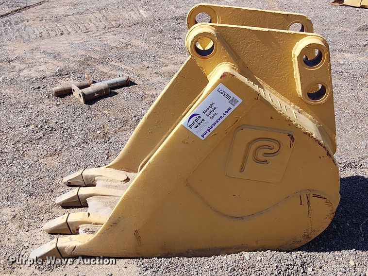 image for item EE5271 Hensle JD2-24AZ-710C backhoe bucket