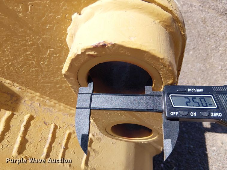 image for item EE5271 Hensle JD2-24AZ-710C backhoe bucket