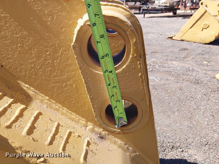 image for item EE5271 Hensle JD2-24AZ-710C backhoe bucket