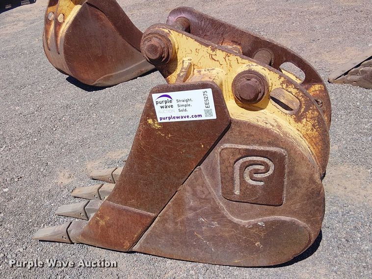 image for item EE5275 710G backhoe bucket