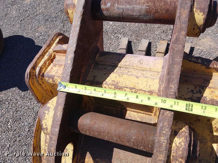 image for item EE5275 710G backhoe bucket