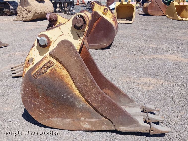 image for item EE5276 710 backhoe bucket