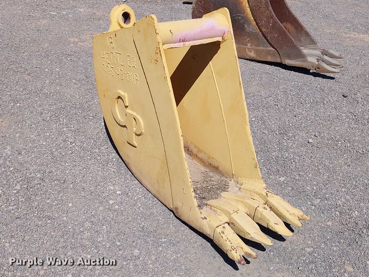 image for item EE5277 CP 710 backhoe bucket