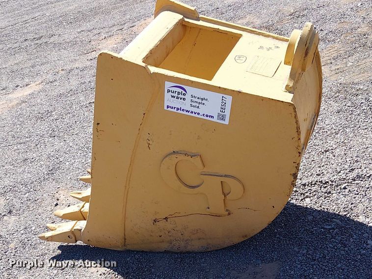 image for item EE5277 CP 710 backhoe bucket