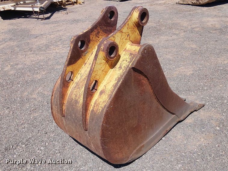 image for item EE5278 710 J backhoe bucket