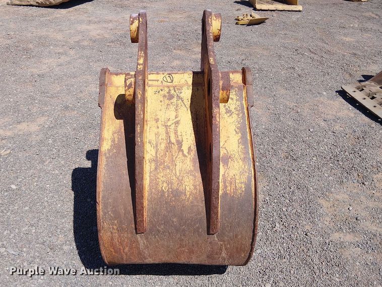 image for item EE5278 710 J backhoe bucket
