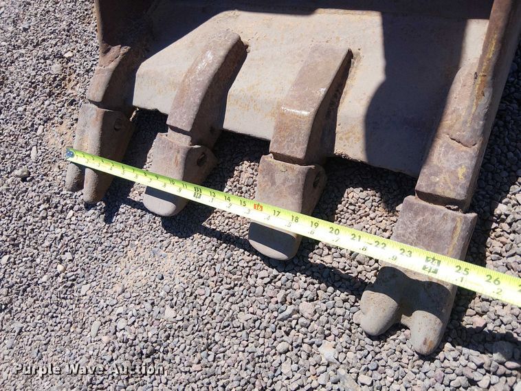 image for item EE5278 710 J backhoe bucket