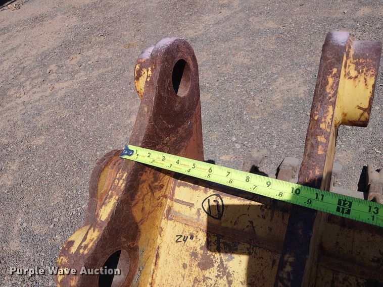 image for item EE5278 710 J backhoe bucket