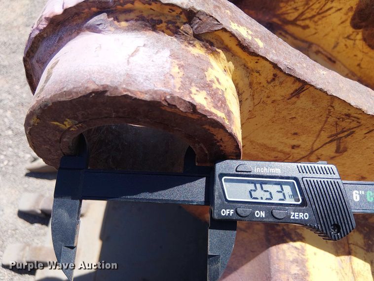 image for item EE5278 710 J backhoe bucket