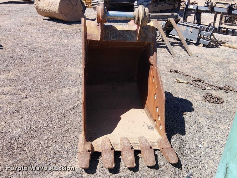 image for item EE5279 Caterpillar 320 excavator bucket